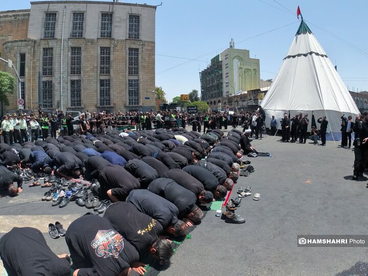 آیین خیمه سوزان عاشورا در چهارراه گلوبندک تهران