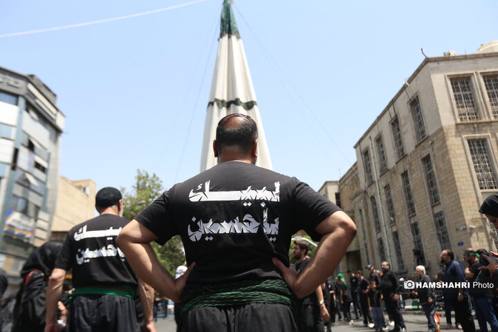 آیین خیمه سوزان عاشورا در چهارراه گلوبندک تهران