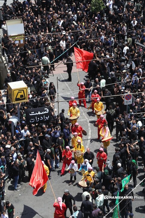 آیین خیمه سوزان عاشورا در چهارراه گلوبندک تهران