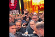 استقبال بسیار گرم زائران از عراقچی در کربلا | ویدئو