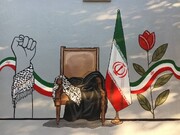 مشت‌های گره‌کرده فریاد می‌زنند: «باید برخاست»|تهران در آستانه وداع