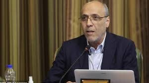 تبلیغات شهری نباید به زبان فارسی و ایمنی شهروندان آسیب بزند