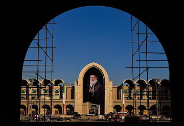 در انتظار آخرین دیدار... | روایتی تصویری از آماده‌سازی مصلای بزرگ امام خمینی (ره) و معابر پایتخت در آستانه مراسم تشییع قائد ملت