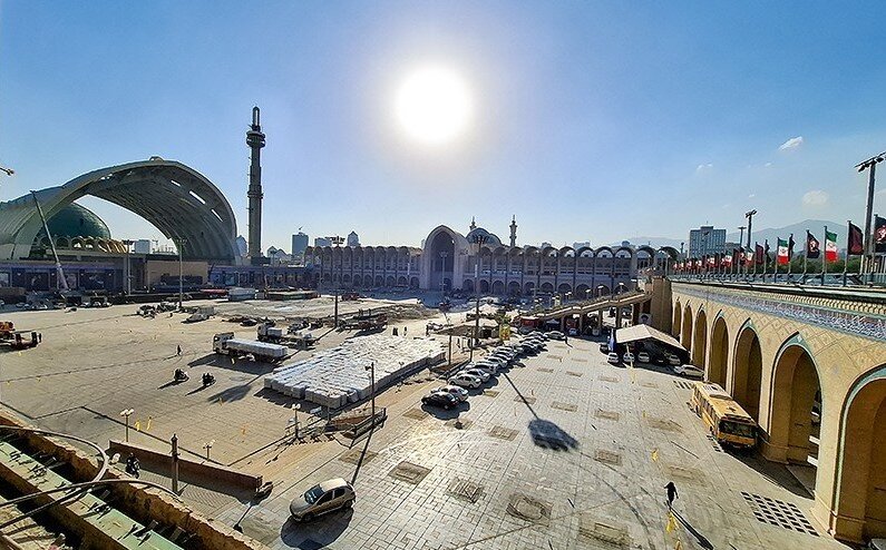 در انتظار آخرین دیدار... | روایتی تصویری از آمادهسازی مصلای بزرگ امام خمینی (ره) و معابر پایتخت در آستانه مراسم تشییع قائد ملت