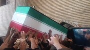 اولین ویدئو از لحظه احساسی انتقال پیکر مطهر رهبر شهید انقلاب به مصلای تهران