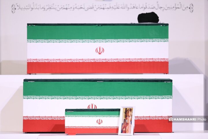 ادای احترام هیئت های رسمی کشورهای جهان بر پیکر رهبر شهید انقلاب
