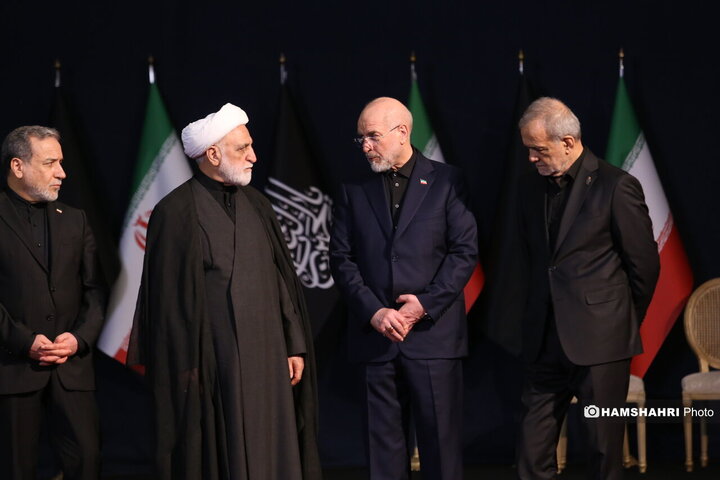 مراسم ادای احترام سران قوا و هیئت های رسمی کشورهای جهان بر پیکر رهبر شهید و خانواده شهید ایشان