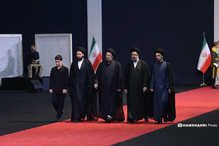 مراسم ادای احترام سران قوا و هیئت های رسمی کشورهای جهان بر پیکر رهبر شهید و خانواده شهید ایشان