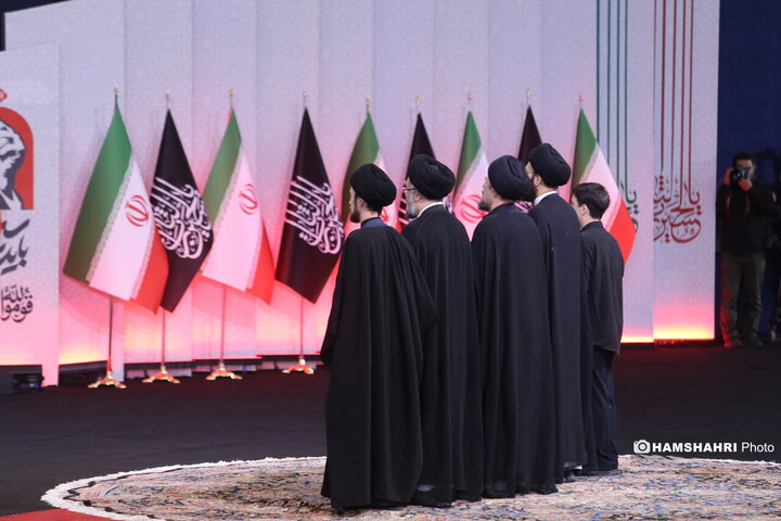 مراسم ادای احترام سران قوا و هیئت های رسمی کشورهای جهان بر پیکر رهبر شهید و خانواده شهید ایشان