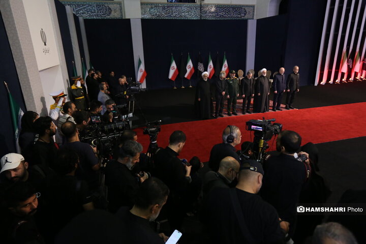 مراسم ادای احترام سران قوا و هیئت های رسمی کشورهای جهان بر پیکر رهبر شهید و خانواده شهید ایشان