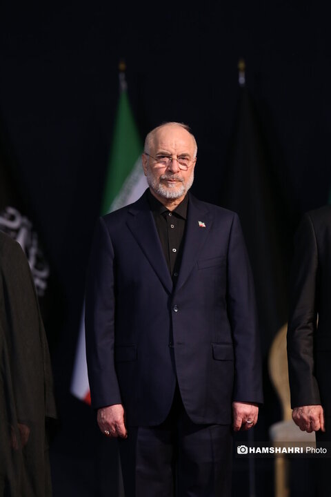 مراسم ادای احترام سران قوا و هیئت های رسمی کشورهای جهان بر پیکر رهبر شهید و خانواده شهید ایشان