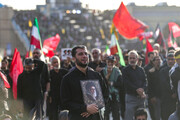 بیعت مردم با رهبر انقلاب با شعار «لبیک یا خامنه‌ای» در مصلی تهران