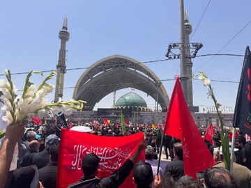 حضور خبرنگار سی‌ان‌ان در مصلی تهران +عکس