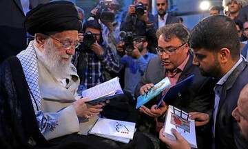شاعران یک سال تلاش می کردند که شعر بگویند و آقا بگوید «احسنت»