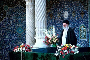 نگاه خاص رهبر شهید به فرشی از قم | ماجرا چه بود؟