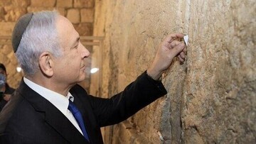 خرافاتِ تل‌آویو مقدس‌اند، اعتقادات در تهران مسخره؟