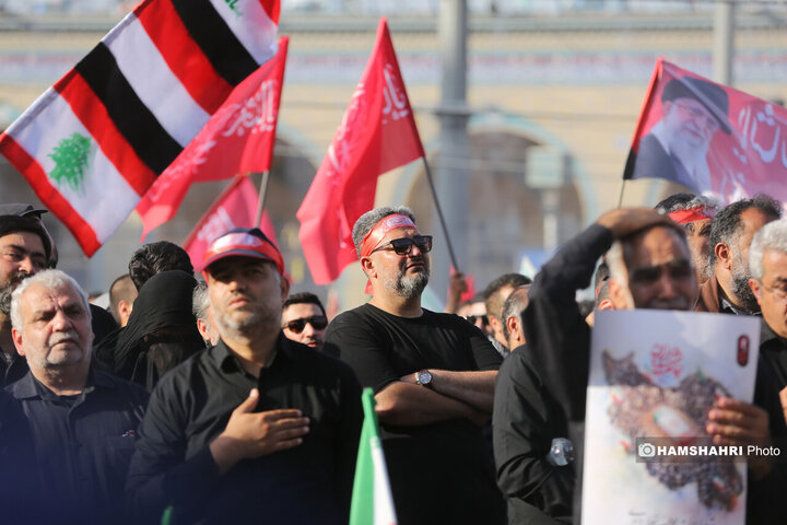 مراسم وداع با رهبر شهید انقلاب در مصلای تهران