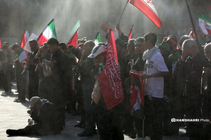 مراسم وداع با رهبر شهید انقلاب در مصلای تهران