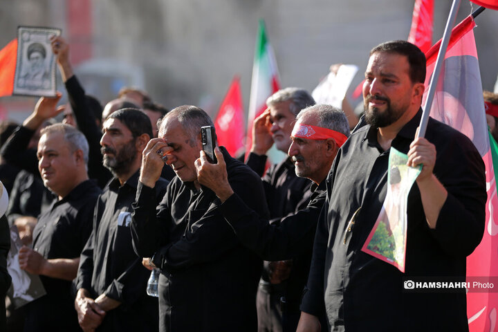 مراسم وداع با رهبر شهید انقلاب در مصلای تهران