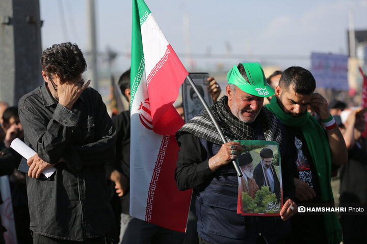 مراسم وداع با رهبر شهید انقلاب در مصلای تهران