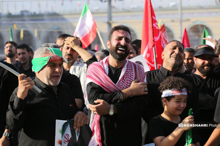 مراسم وداع با رهبر شهید انقلاب در مصلای تهران