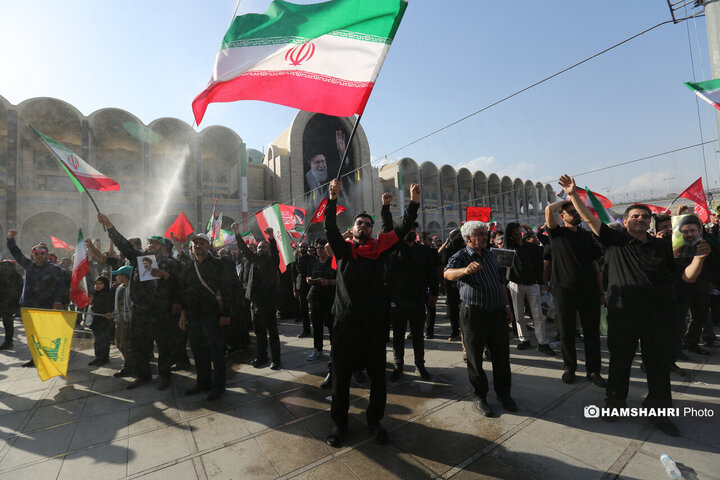 مراسم وداع با رهبر شهید انقلاب در مصلای تهران