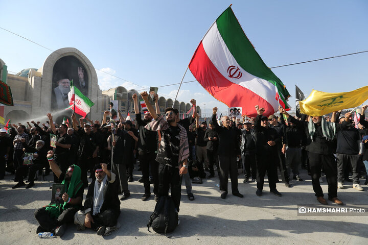 مراسم وداع با رهبر شهید انقلاب در مصلای تهران
