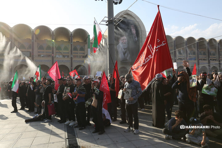 مراسم وداع با رهبر شهید انقلاب در مصلای تهران