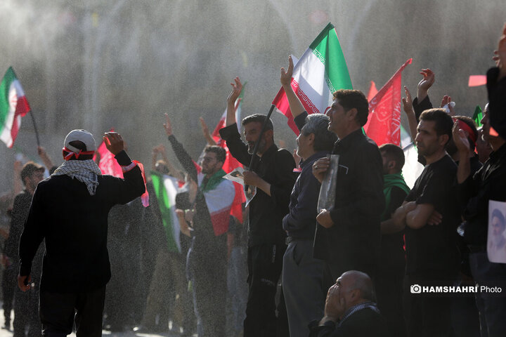 مراسم وداع با رهبر شهید انقلاب در مصلای تهران