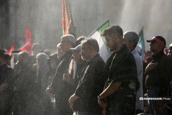 مراسم وداع با رهبر شهید انقلاب در مصلای تهران