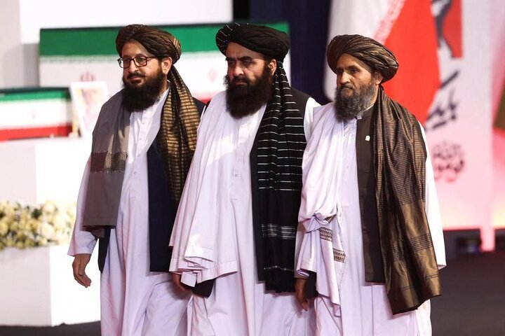 طالبان، قالیباف، پزشکیان و ...| چند قاب از دوربین عکاسان خارجی در مراسم بدرقه رهبر شهید
