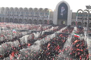 2قاب ماندگار از آخرین حضور رهبر شهید در مصلای تهران | تصاویر
