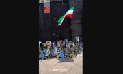 گلباران دیوار منتهی به جایگاه پیکر رهبر شهید | ویدئو