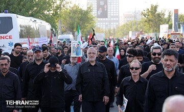 زاکانی: انتقام رهبر شهید، پیام جمعیت حاضر در مراسم تشییع است