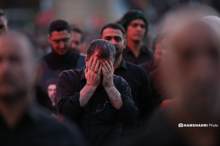 اقامه نماز بر پیکر رهبر شهید انقلاب در مصلای تهران