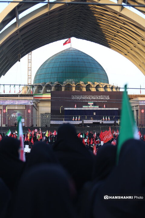 اقامه نماز بر پیکر رهبر شهید انقلاب در مصلای تهران