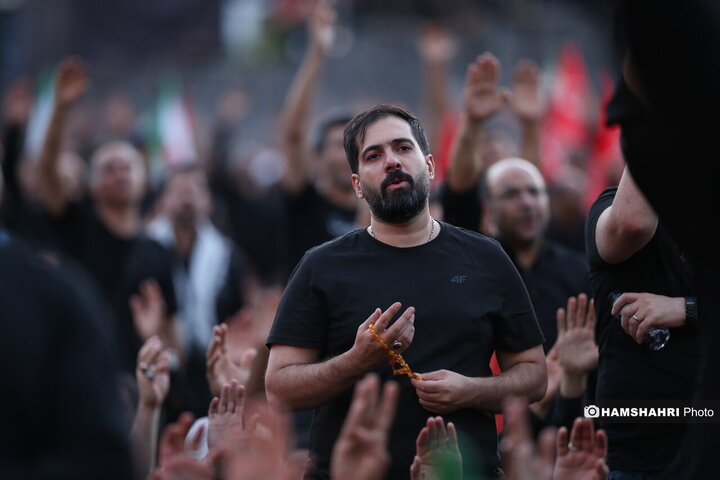 اقامه نماز بر پیکر رهبر شهید انقلاب در مصلای تهران