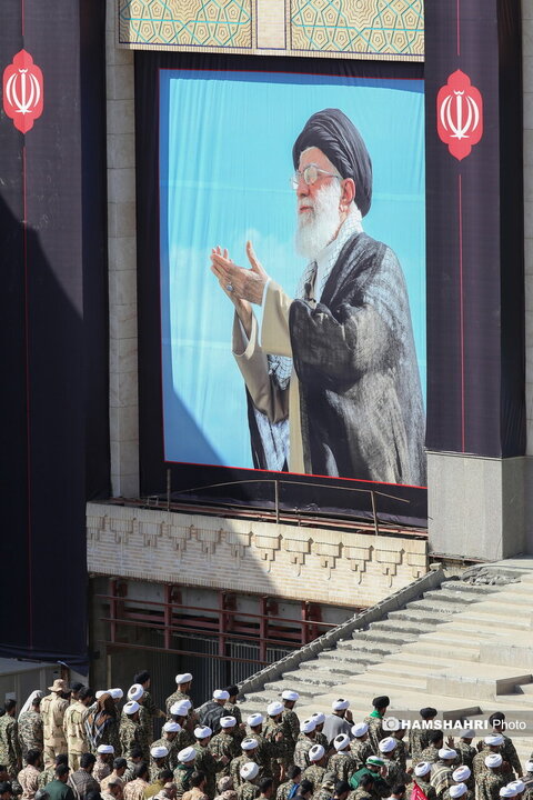 اقامه نماز بر پیکر رهبر شهید انقلاب در مصلای تهران