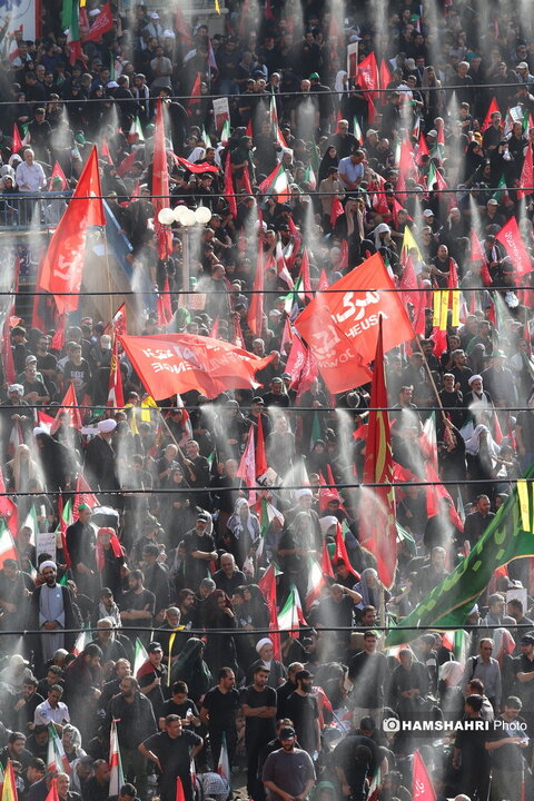 اقامه نماز بر پیکر رهبر شهید انقلاب در مصلای تهران