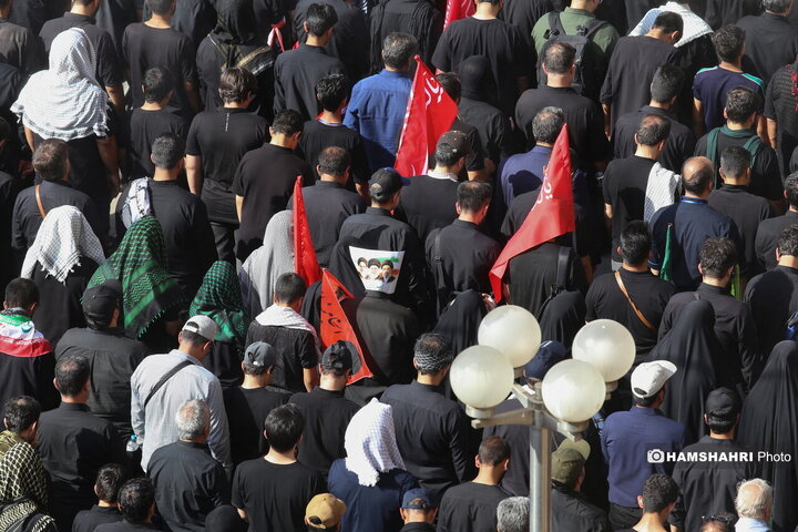 اقامه نماز بر پیکر رهبر شهید انقلاب در مصلای تهران