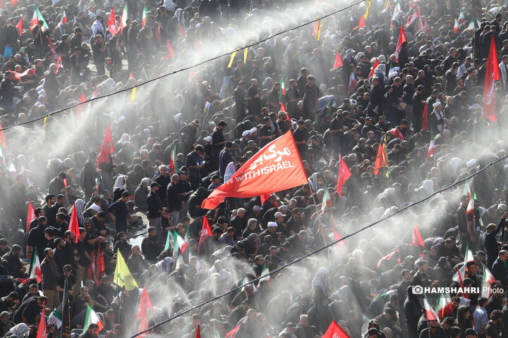 اقامه نماز بر پیکر رهبر شهید انقلاب در مصلای تهران