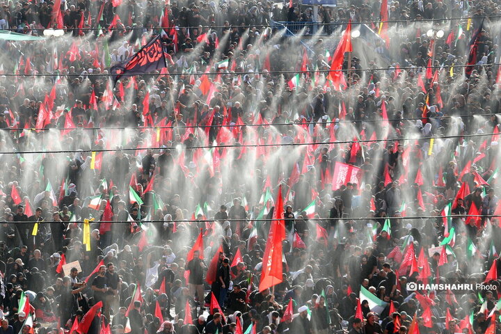 اقامه نماز بر پیکر رهبر شهید انقلاب در مصلای تهران