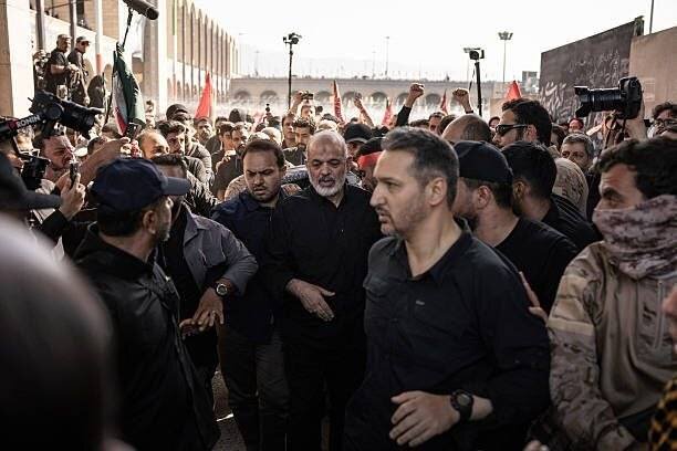 تصاویری از فرمانده کل سپاه در میان انبوه جمعیت مصلای تهران