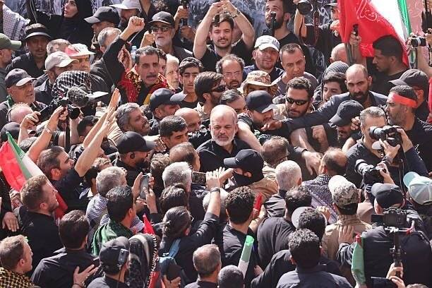 تصاویری از فرمانده کل سپاه در میان انبوه جمعیت مصلای تهران