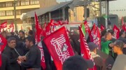 پرچم‌های سرخ انتقام در دستان مردم در چهارراه ولیعصر(عج) تهران + فیلم