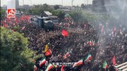 نمایی از تشییع پیکر رهبر شهید در میان انبوه جمعیت عزادار | ویدئو