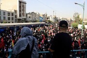 لحظه حضور احمد جنتی و آملی لاریجانی در مراسم تشییع رهبر شهید؛ ببینید