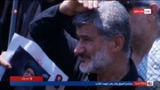 اشک‌های محافظ رهبر شهید در مراسم تشییع | ویدئو