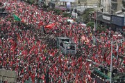 چرا خمینی و خامنه‌ای عزیز ملت شدند و رضاخان و پسرش ذلیل؟