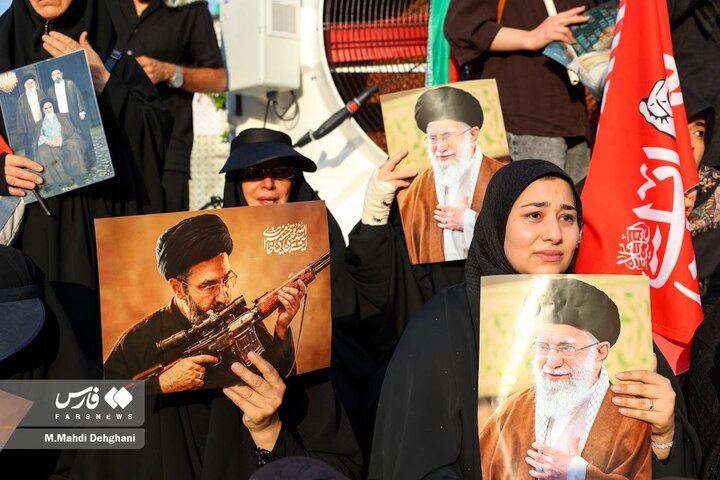 تشییع رهبر شهید